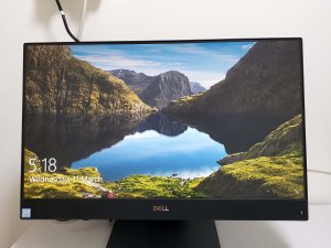 Dell Inspiron 24吋5477 All-in-One 桌上型電腦