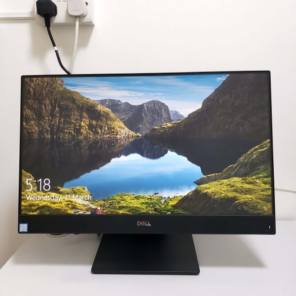 Dell Inspiron 24吋5477 All-in-One 桌上型電腦