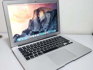 Macbook air 2105 13" i5 4g 256G