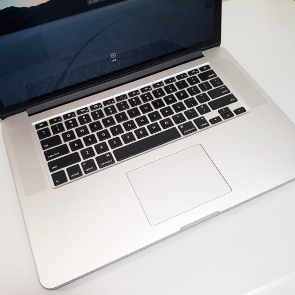 macbook pro 2015 15吋