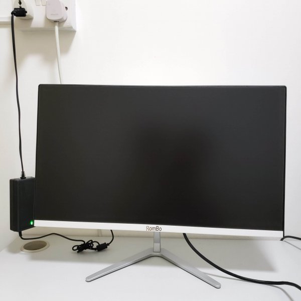 Rombo 24" 無邊框 FULL HD 顯示器 HDMI / VGA 全新有盒