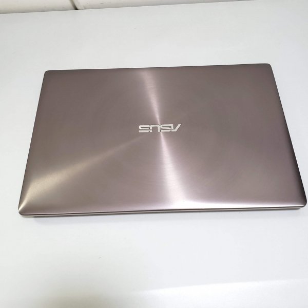 ASUS Zenbook UX303L 13.3" QHD+ Touch Screen i7-5500 8G ram 940M Display 500G ssd