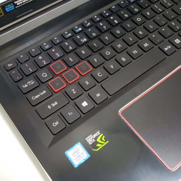 GAMING-LAPTOP