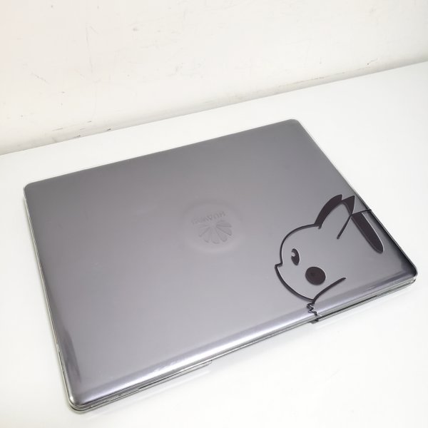 HUAWEI MateBook 13 八代 i7 8565U 8G Ram 512G SSD 13" 2K Mon 獨顯MX150 新淨 旗艦級商務筆電