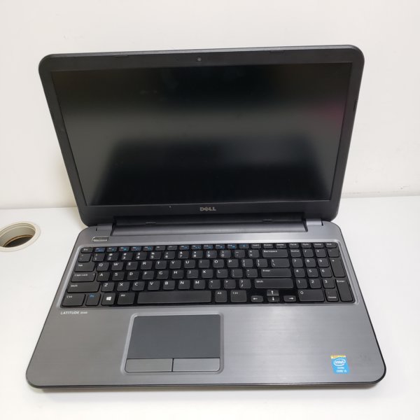 Dell Latitude 3540 15.6" FHD laptop i5-4200 /4G, 8G Ram /1000G,240G SSD/ 獨顯/極新淨