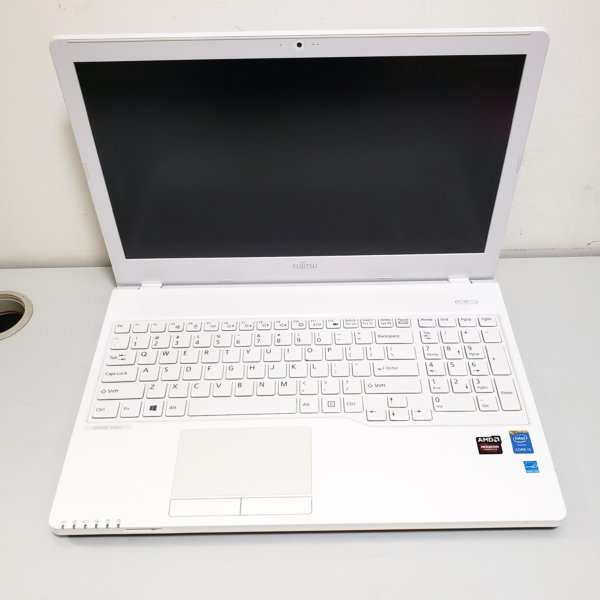 Fujitsu Lifebook AH555 15.6" FHD laptop i5-5200 /4G, 8G Ram /1000G,240G SSD/ 獨顯