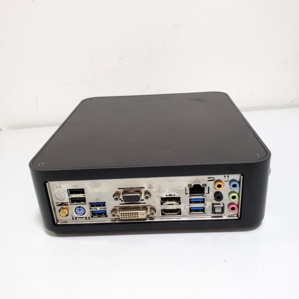 處理器 CPU: AMD A4-5000 記憶體 RAM: 4G 儲存裝置 Storage: 120G SSD 作業系統 OS: Windows 10 Home 尺寸 Size: 22x22x8CM 顯示卡 Display Card: AMD Radeon HD 8330 讚好+分享+評論 Facebook專頁有3日保用 +$99可加配安裝手指一隻 貨號: I07