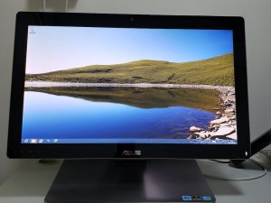 ASUS ET2300I All-in-One 23” 支援10點的多點觸控技術 (i5-3330+4G+1TB+獨顯GF 630 1G)(已售）
