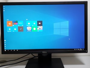 Dell 24 顯示器: E2417H 輸入:VGA, DisplayPort