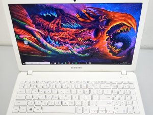 Samsung NP500R5M 15.6" FHD Laptop (第7代 i5+獨顯+128G SSD + 500G HDD) 3日保用