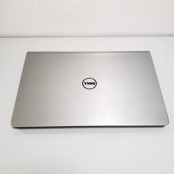 Dell P39F 15.6" Intel Core I7 Laptop Touch mon FHD 8GB 120G SSD AMD R7 M260