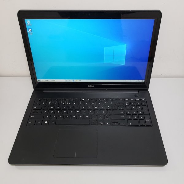 Dell P39F 15.6" Intel Core I7 Laptop Touch mon FHD 8GB 120G SSD AMD R7 M260