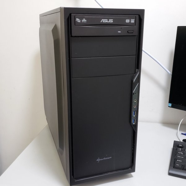 i7-8700K 電競電腦主機，16GB DDR4 記憶體，512G M.2 SSD，GTX 1070 8G