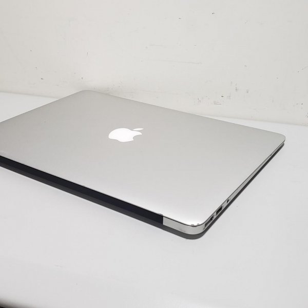 Macbook air 2017 13 inch i5 8gb 128gb