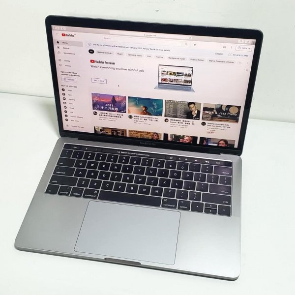 Macbook pro 2017 touch bar