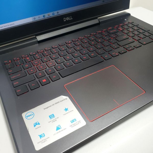 Dell Gamimg notebook i7-7700HQ GTX 1050Ti 16G ram 128 + 1TB HDD Thunderbolt 3 新淨