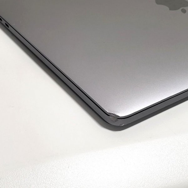 粗用 Macbook pro 2017 touch bar 13inch i5 8G 256G 3角有凹