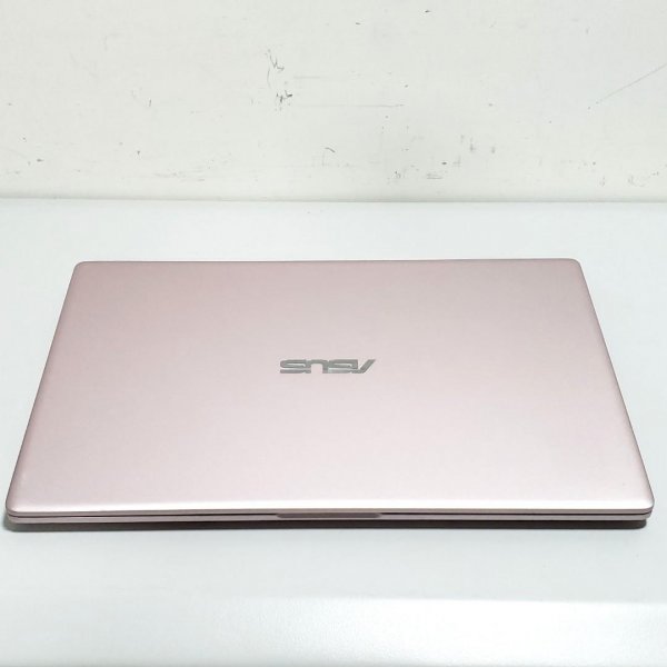 ASUS VivoBook 14 筆記型電腦 粉紅色