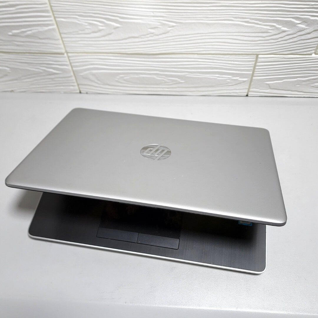 Hp Laptop 筆記型電腦 i5-8250u 8G 256G SSD Widnows 10 有type c, SD card , HDMI port