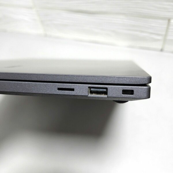 極新 Samsung 三星 Notebook Plus 2 有盒有單保到25年2月 15.6 寸 8G Ram 256G Nvme SSD