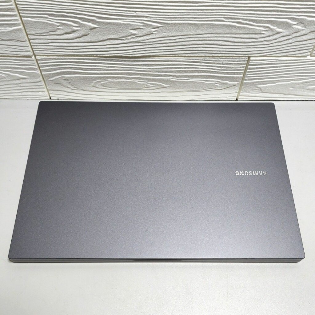 極新 Samsung 三星 Notebook Plus 2 有盒有單保到25年2月 15.6 寸 8G Ram 256G Nvme SSD