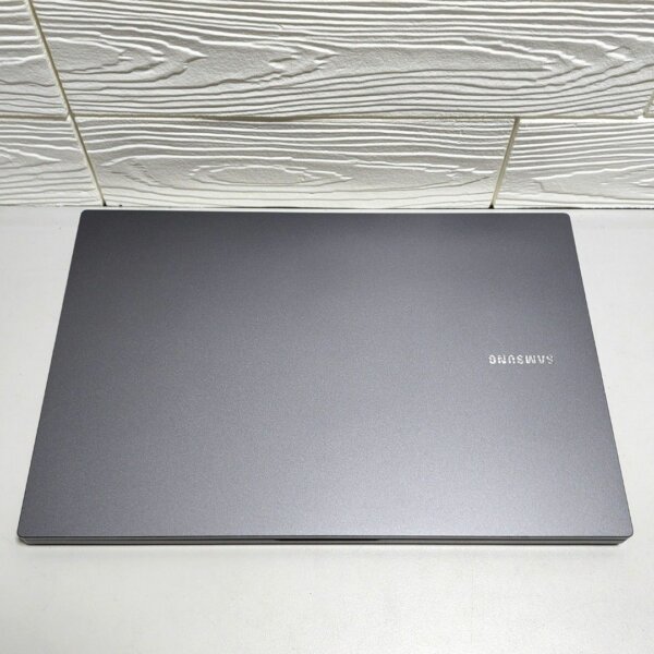 極新 Samsung 三星 Notebook Plus 2 有盒有單保到25年2月 15.6 寸 8G Ram 256G Nvme SSD
