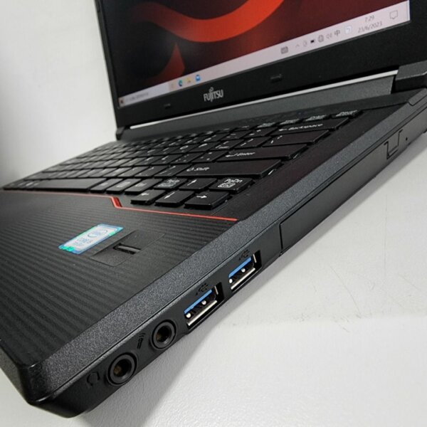 新淨 Fujitsu Lifebook E547 i5-7200U 14吋 8GB 240GB SSD DVD-RW / USB 3.0 / VGA / DP / WebCAMP / Wifi