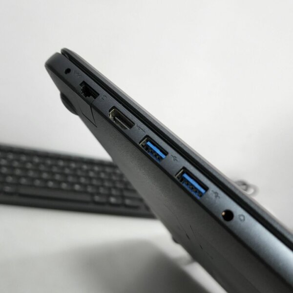 Samsung Notebook 3 15.6吋 CPU 5405U 8GB 256G SSD 連 USB keyboard