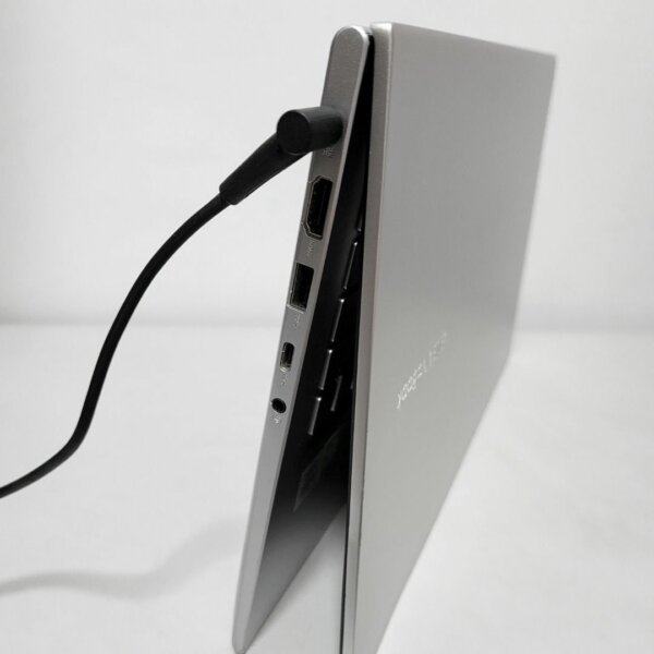 ASUS VivoBook 14 K413F 14寸 i5 10th 8GB DDR4 獨立顯示卡 可玩LOL 未過保
