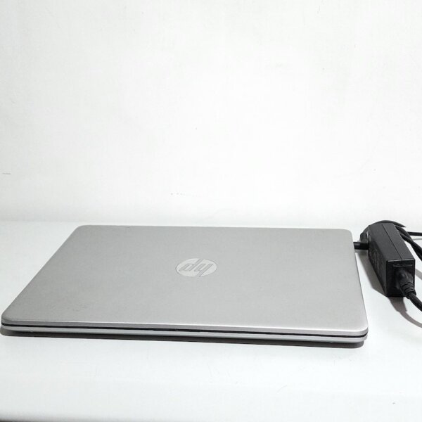 HP Laptop 14吋 (2022年 R5-5500U, 8+512GB SSD) 14s-fq1000AU 連充電器